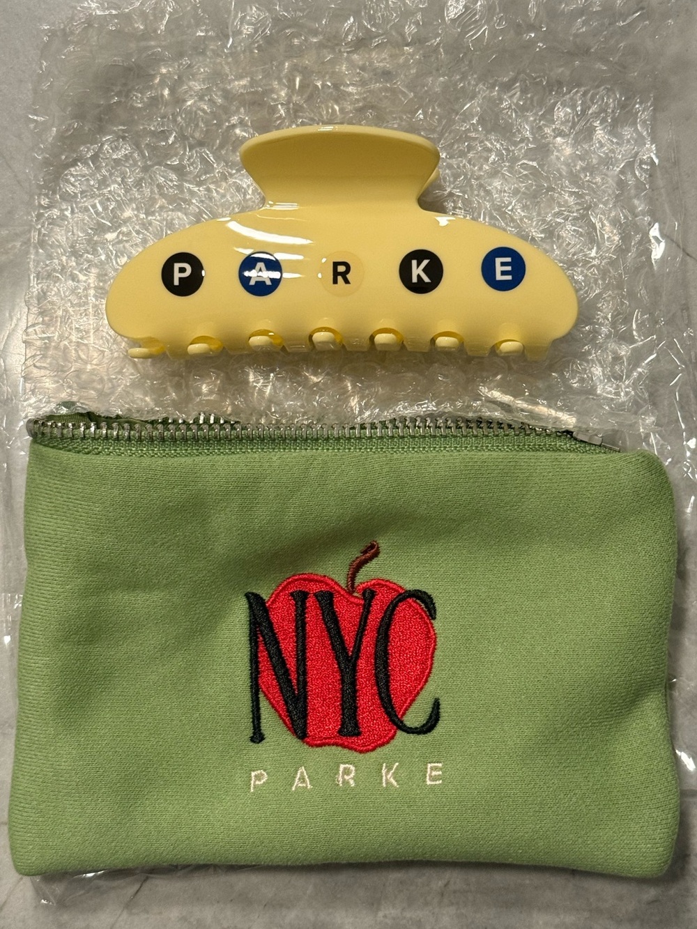 Parker Yellow Hair Claw Clip with Light Green Parker Pouch
